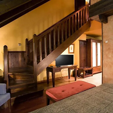 Otel Llanos Del Hospital