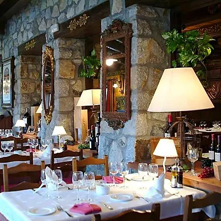Llanos Del Hospital Otel 3*