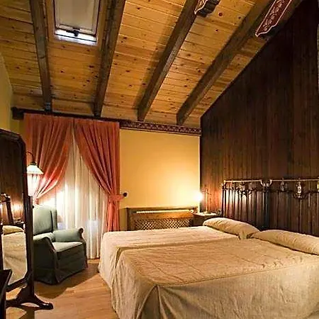 Otel Llanos Del Hospital 3*