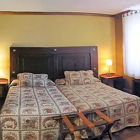 Otel Llanos Del Hospital