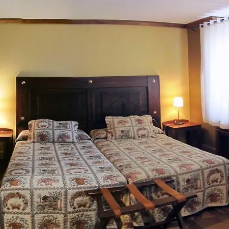 Otel Llanos Del Hospital
