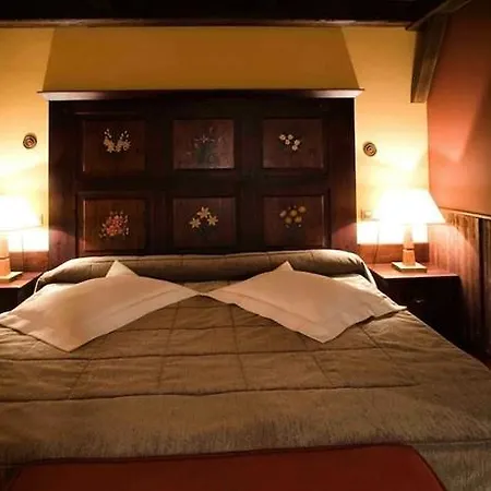 Llanos Del Hospital 3*